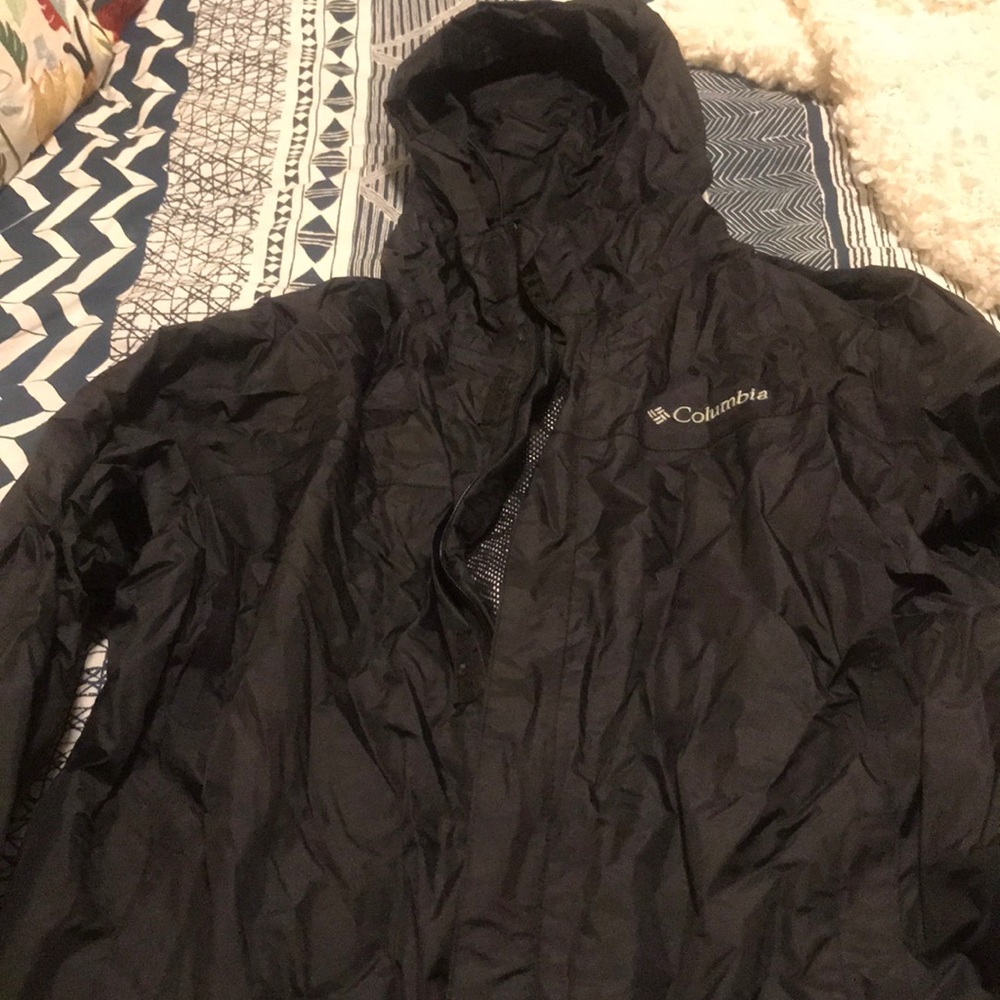 (M) Columbia rain jacket